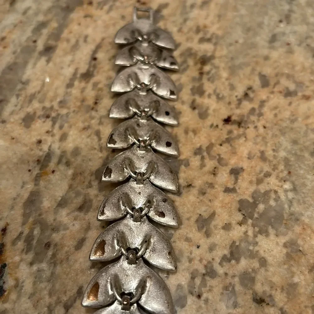 Vintage Clasp Bracelet Silver Tone Laurel Leaf